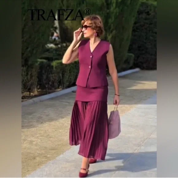 ZARA BURGUNDY MIXED PLEATED KNIT SKIRT